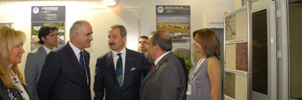 Mr. Zafer Çağlayan, Ministre de l’économie a visité notre stand au salon Mega Build